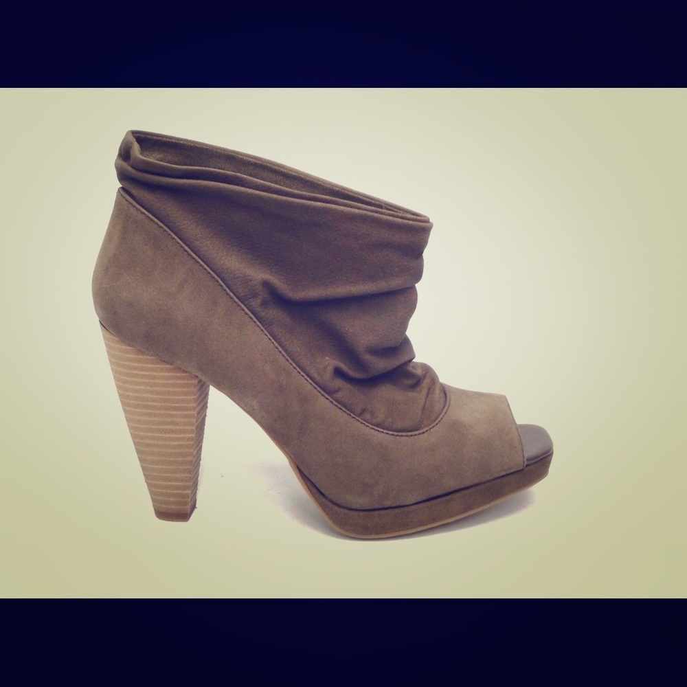 Peep toe suede bootie